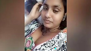 desi girl show while chatting