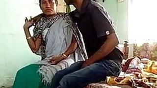 Desi aunty fucking her son best friend