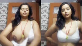 Desi indian girl showing big tits pussy casting clips