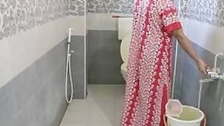 Desi bbw bhabi bathtub video