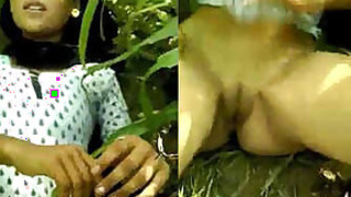 gussa wali tia showing buceta