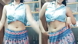 Desi Indian Girl Sexy Dancing