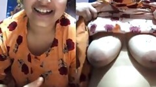 Bhabi's boob show.