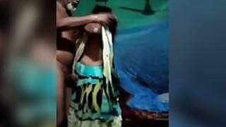 Bangladeshi mature uncle fucks his Desi XXX housewife caught by MMC