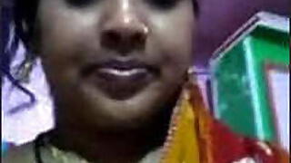 Desi Bhabhi jerks off and takes a bath Video