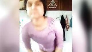 Desi cute pussy live shows video taken by her boyfriend