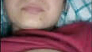 Desi Indian woman shows off her big boobs on VK