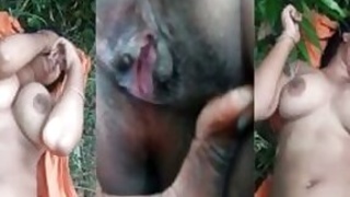 Bhabha's lush pussy puts on a live outdoor show for her boyfriend