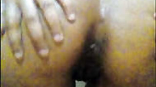 Desi Indian Girl Shows Ass