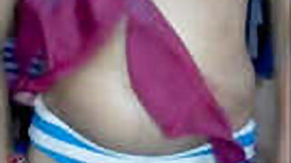 hot indian desi bhabhi changes vdo