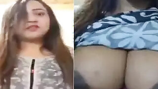 Bengali girl shows huge natural boobs on call viral MMS