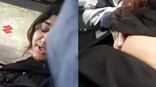 Pakistani girl jerking off her pussy by rubbing it in the car