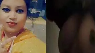 Desi office slut girl shows her tits viral clip