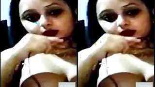 Sexy Bhabhi Shows Tits And Pussy On Video Call