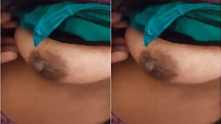 Tamil Wife Pushing Boobs