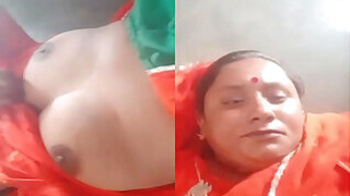 Horny Bhabhi showing her tits and wet pussy