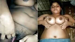 Hot Shape Desi Indian Shows Her Tits and Wet Pussy